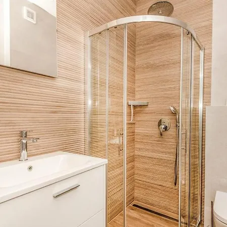 فندق Sunny Lux - 4*