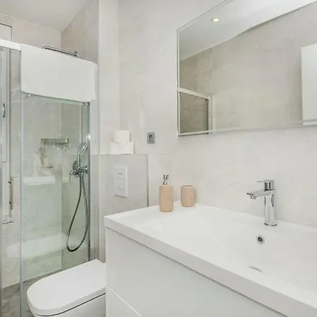 Sunny Lux - 4* ماكارسكا