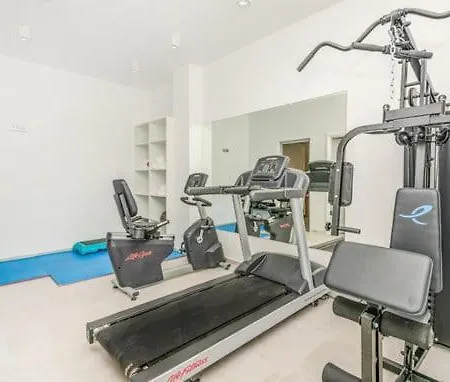Sunny Lux - 4* ماكارسكا