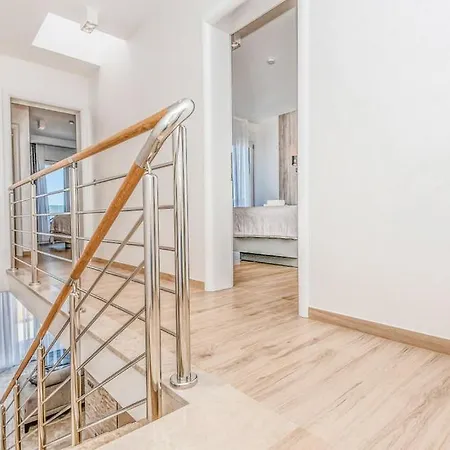 Sunny Lux - 4* ماكارسكا