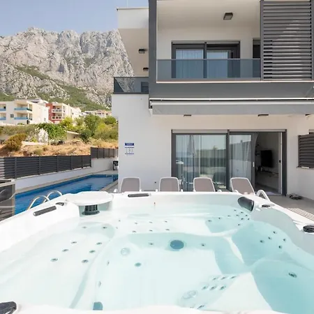 Sunny Lux - Makarska
