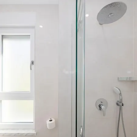 فندق Sunny Lux - 4*